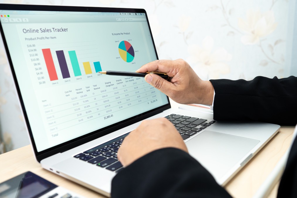 Tableau de bord affichant les données financières d'un calcul ROI Rezoactif.